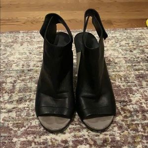 📣*FLASH SALE*📣 Vince block heeled ‘shoetie’